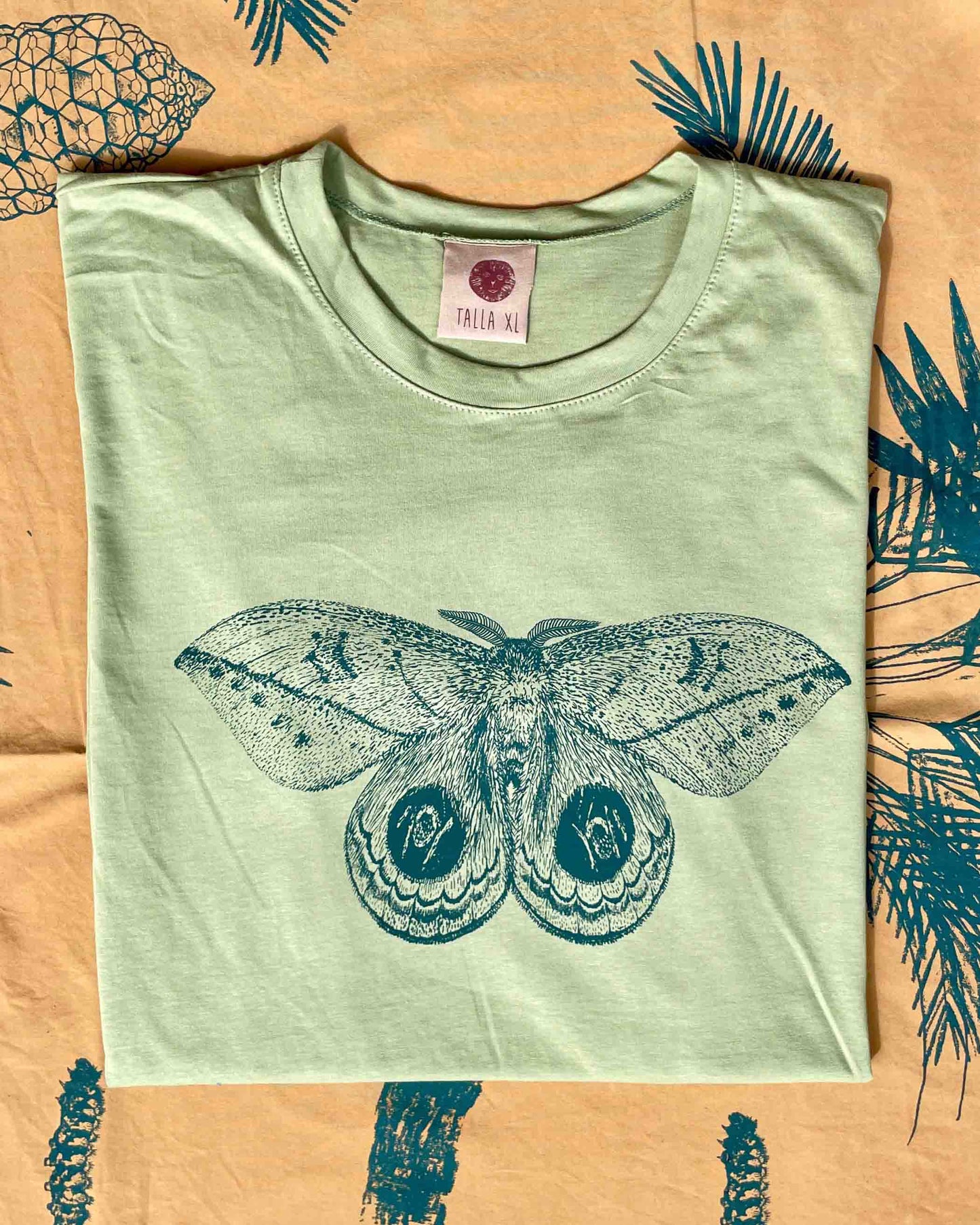 Camiseta Polilla ojos de venado • Clásica • Adulto