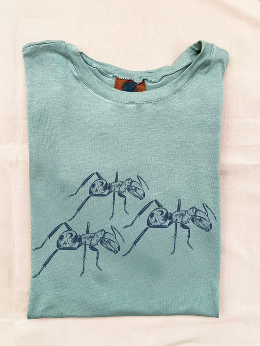 Camiseta Hormiga carpintera bronceada • Larga brisa • Vaporosas adultos