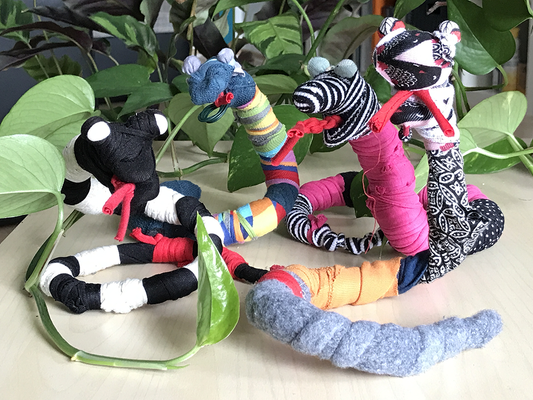 Kit de serpientes con retazos