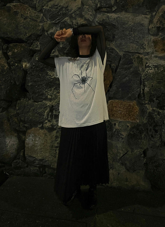 Camiseta Bajo Tierra - Opilión • Larga brisa • Vaporosas adultos