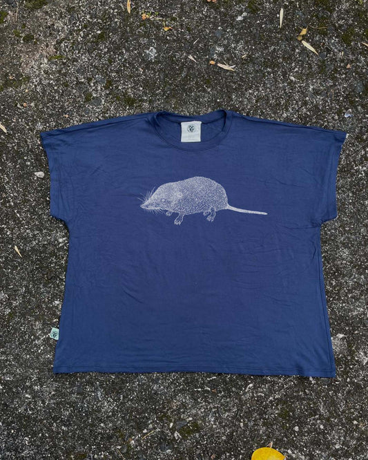 Camiseta Bajo Tierra - Musaraña de orejas pequeñas de Medellín • Brisa • Vaporosas adultos