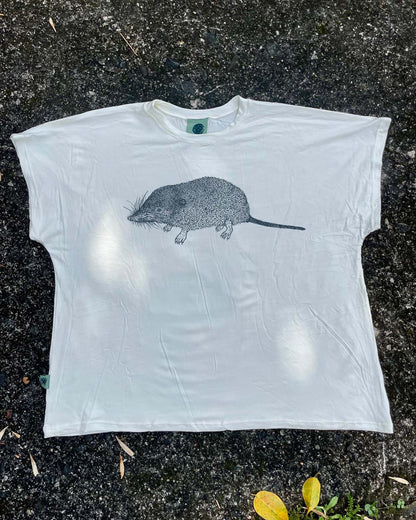 Camiseta Bajo Tierra - Musaraña de orejas pequeñas de Medellín • Brisa • Vaporosas adultos