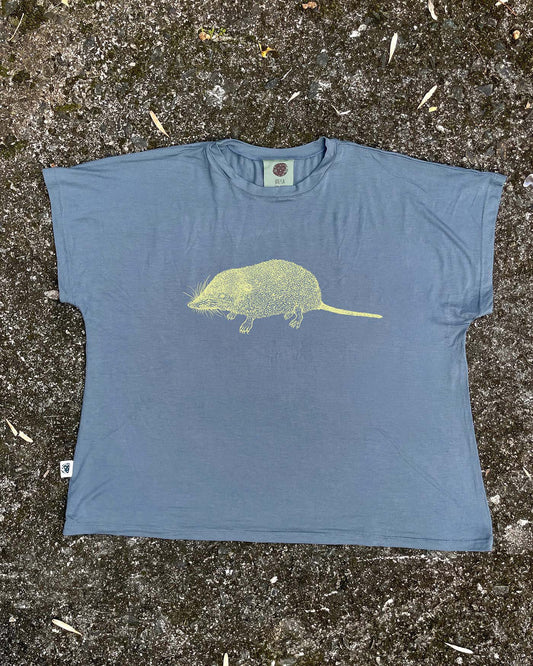 Camiseta Bajo Tierra - Musaraña de orejas pequeñas de Medellín • Brisa • Vaporosas adultos