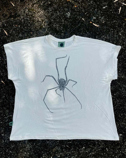 Camiseta Bajo Tierra - Opilión • Brisa • Vaporosas adultos