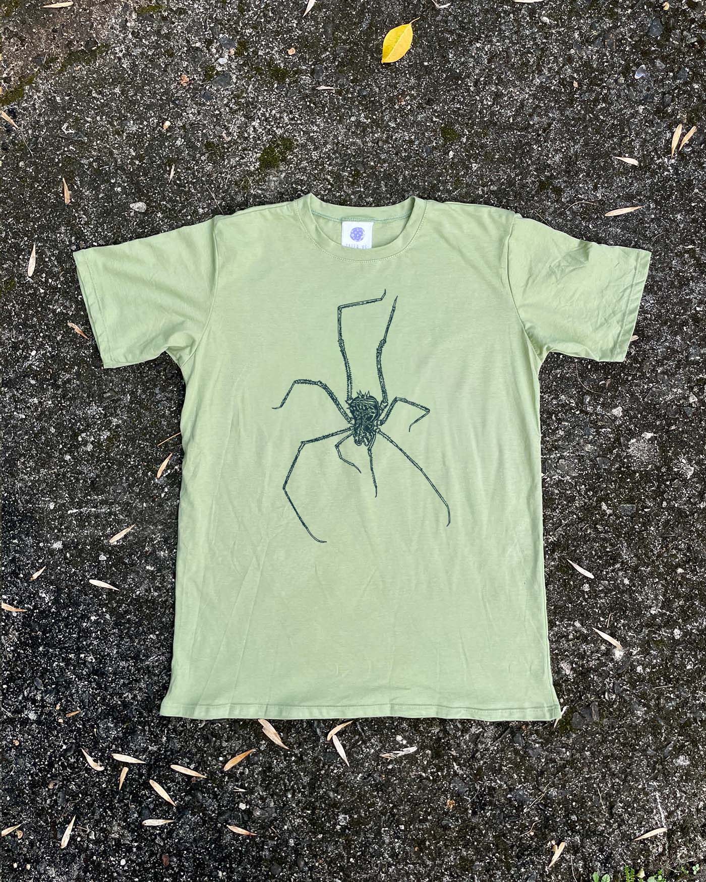 Camiseta Bajo Tierra - Opilión • Clásica • Adulto