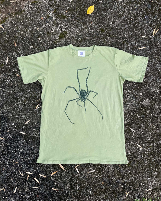 Camiseta Bajo Tierra - Opilión • Clásica • Adulto