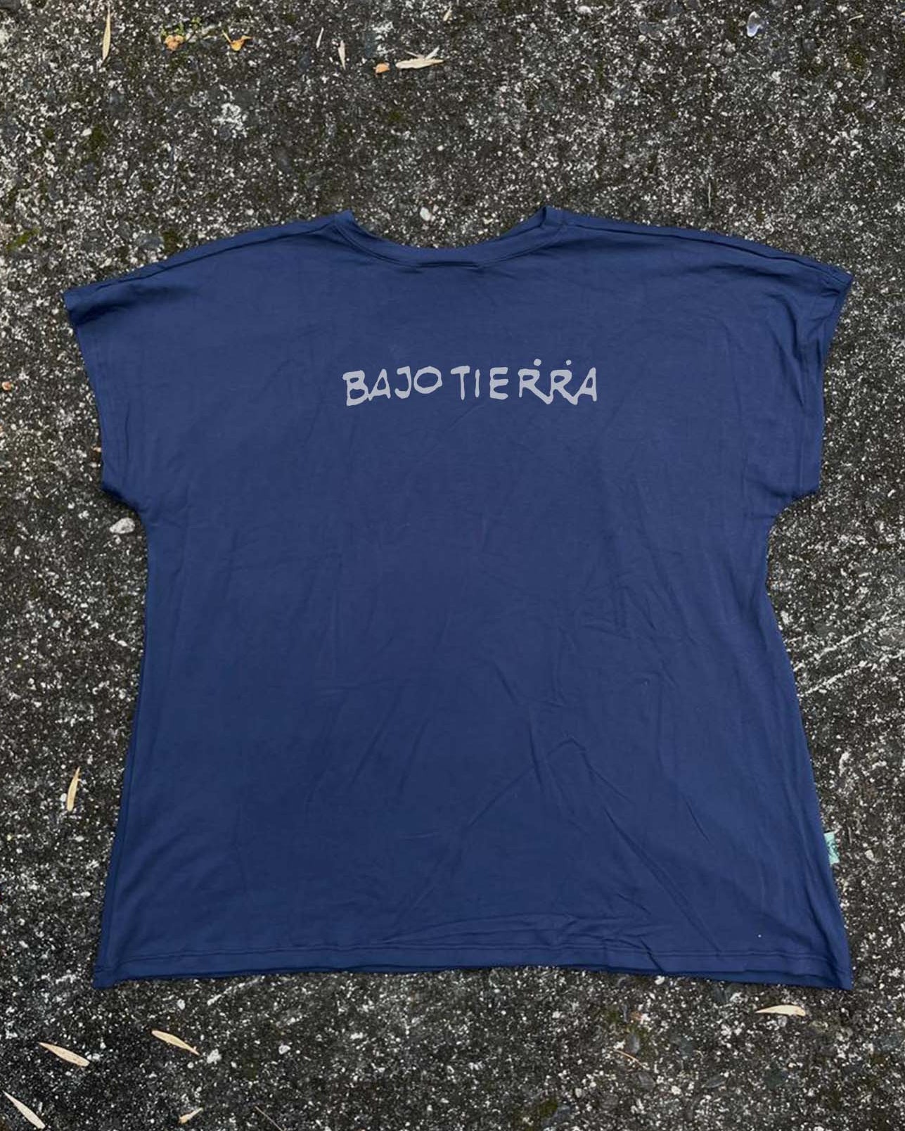 Camiseta Bajo Tierra - Opilión • Larga brisa • Vaporosas adultos
