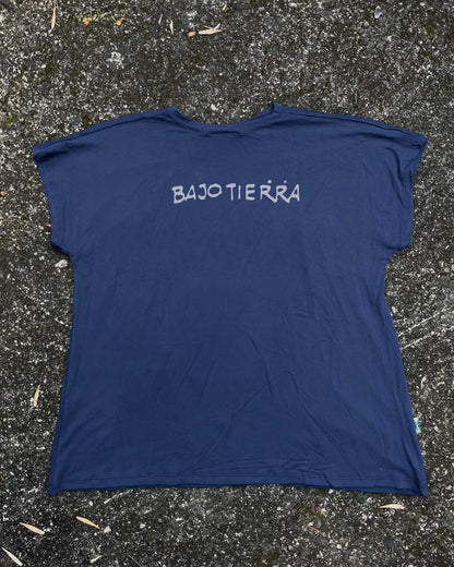 Camiseta Bajo Tierra - Opilión • Larga brisa • Vaporosas adultos