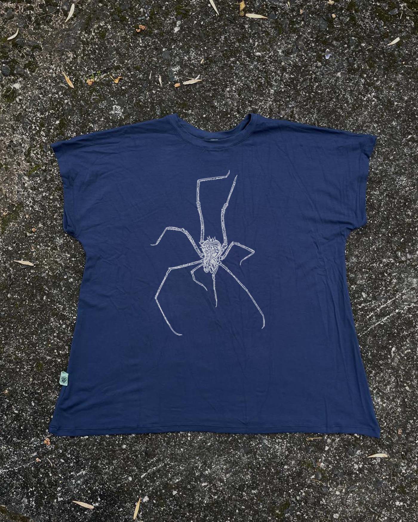 Camiseta Bajo Tierra - Opilión • Larga brisa • Vaporosas adultos