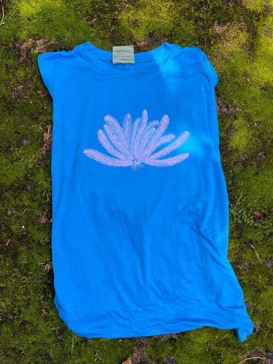 Camiseta Lirio de mar • Larga Brisa • Vaporosas adultos