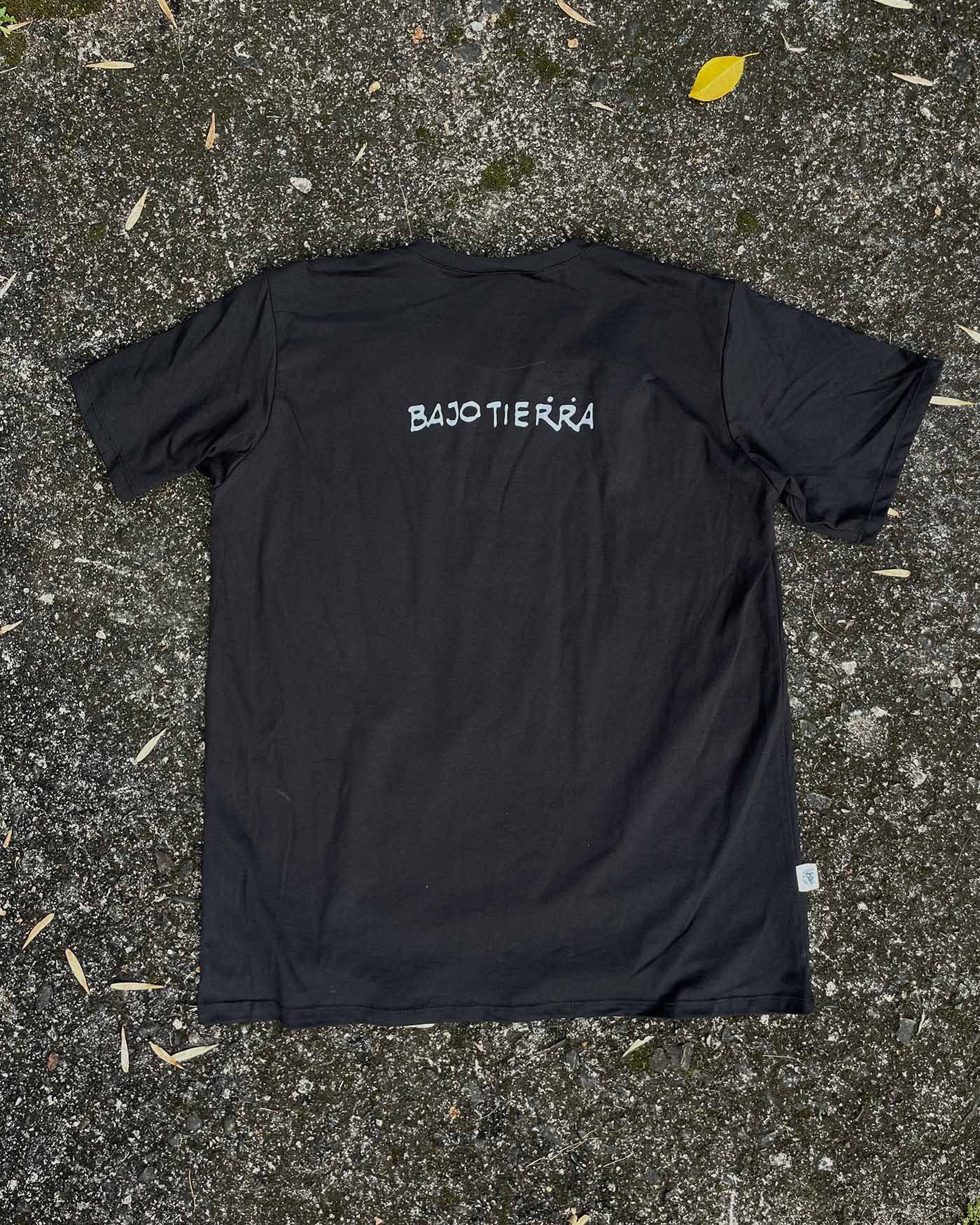 Camiseta Bajo Tierra - Opilión • Clásica • Adulto