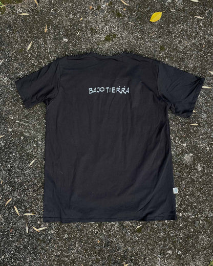 Camiseta Bajo Tierra - Opilión • Clásica • Adulto