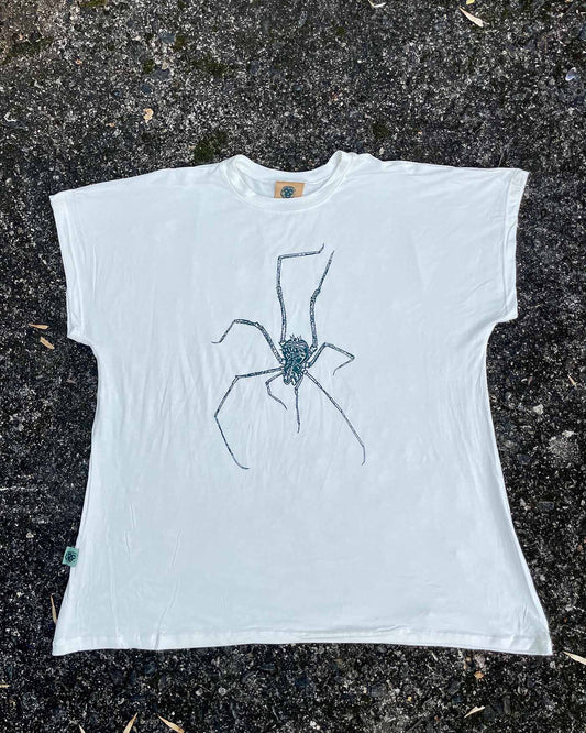 Camiseta Bajo Tierra - Opilión • Larga brisa • Vaporosas adultos