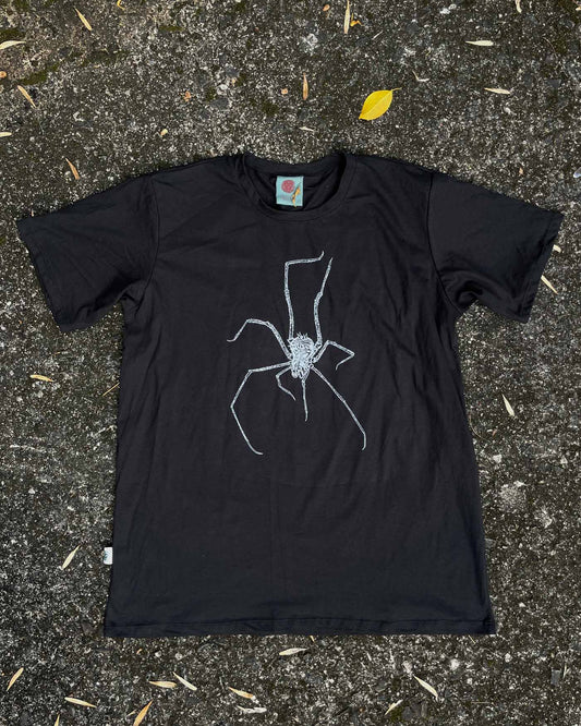 Camiseta Bajo Tierra - Opilión • Clásica • Adulto