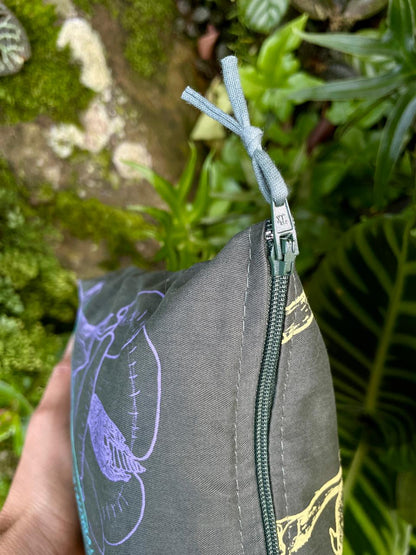 Cartuchera pequeña • Selviflora - Perro de monte y balso