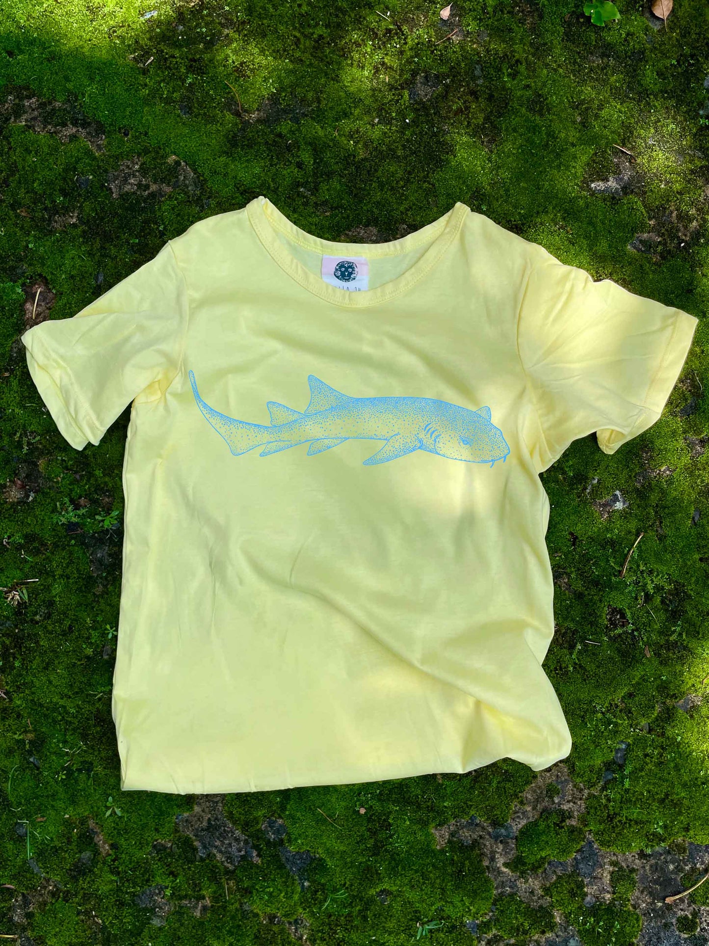 Camiseta Tiburón nodriza • Infantil • Talla 6 a talla 16