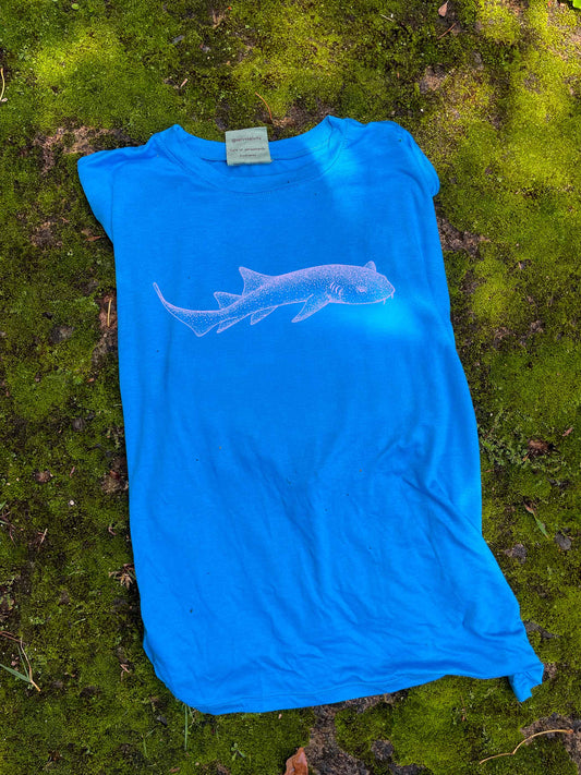Camiseta Tiburón nodriza • Larga Brisa • Vaporosas adultos